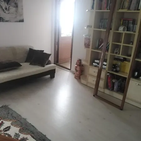Genis, Sakin Tatil Duraginiz 公寓 *